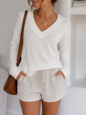 GAP Cream V-Neck Knit Sweater Size S | Minimalist Clean Girl Coastal Chic